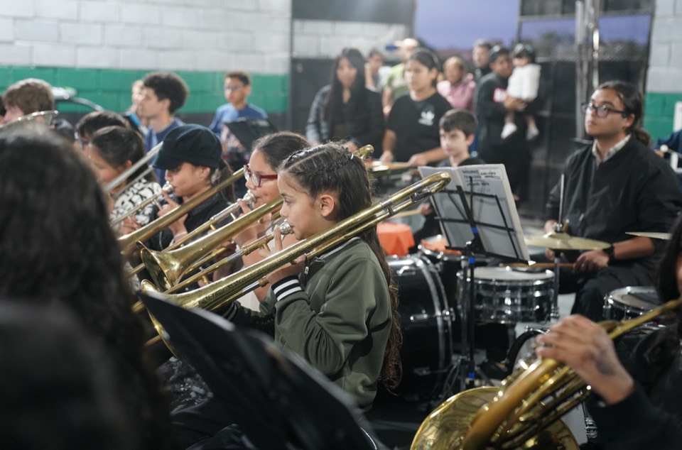 Fila de cuerdas y directoría