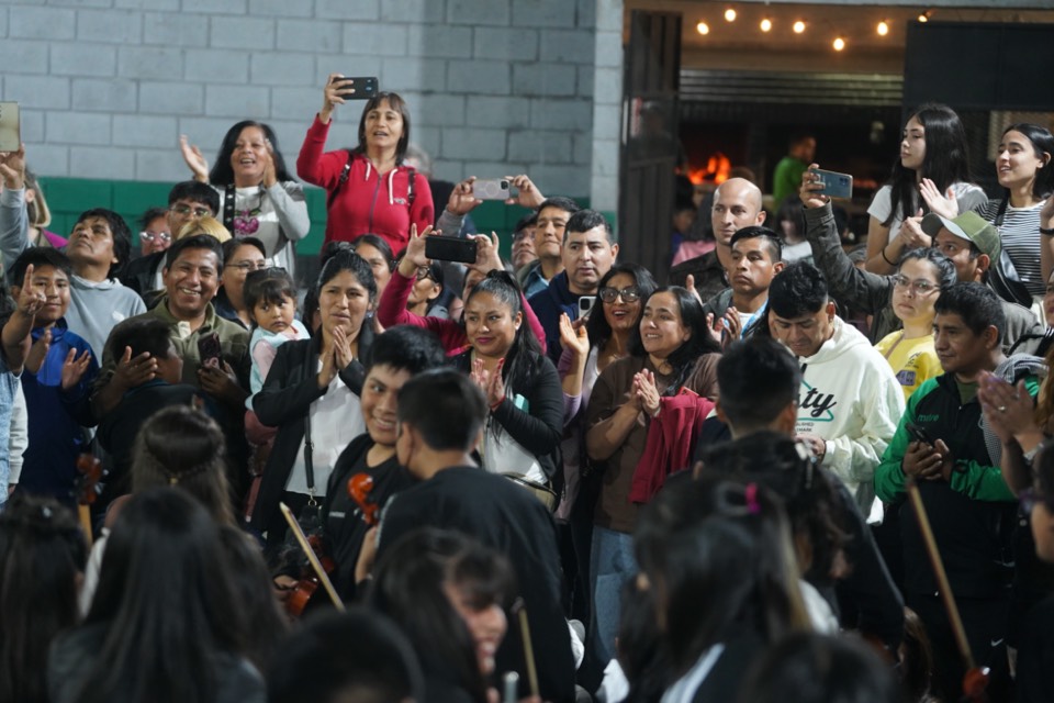 Cierre del concierto en el poli